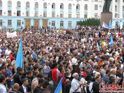18 мая 2010. Собрались более 10 000 крымских татар
